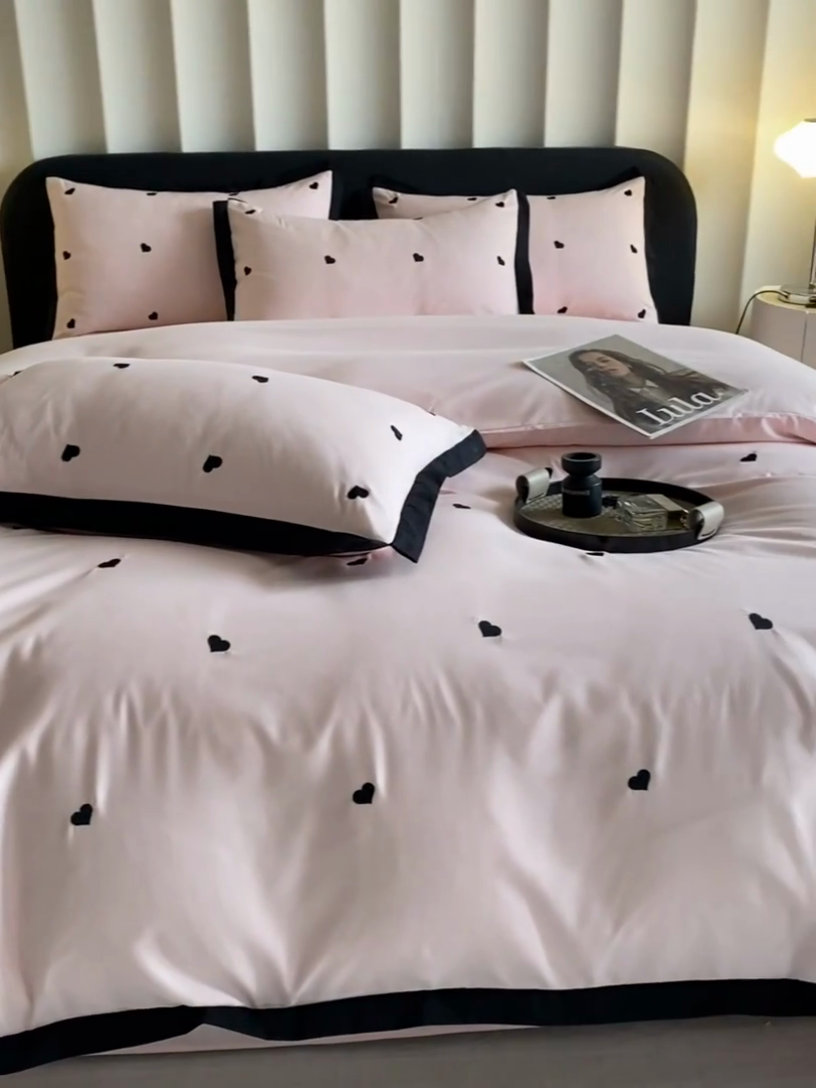 91家纺网 家纺一手货源 找家纺 米彩家纺 2025新款水洗磨毛四件套-蝴蝶结爱心系列 爱心粉玉