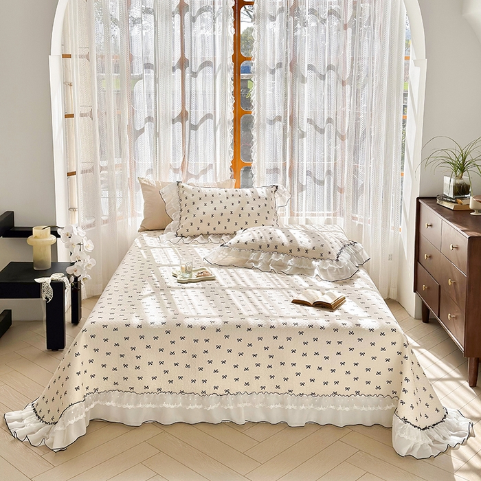 91家纺网 家纺一手货源 找家纺 金喜 2025新款韩版木棉印花小清新床盖双层蕾丝边夹棉床盖-小清新系列 蝴蝶梦