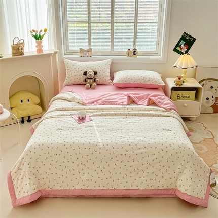 91家纺网 家纺一手货源 找家纺 秋泽家纺 2025春夏新款水洗棉双层纱大豆纤维夏被夏凉被空调被 浪漫花海