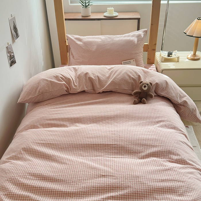 91家纺网 家纺一手货源 找家纺 水洗的故事 2025新款A类色织水洗棉学生三件套 西西里粉-