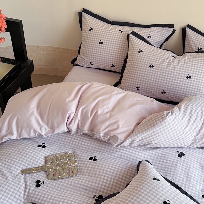 91家纺网 家纺一手货源 找家纺 优悦生活馆2025新款全棉纯棉水洗棉刺绣四件套 紫格-樱桃