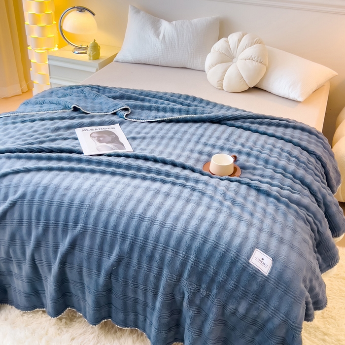 91家纺网 家纺一手货源 找家纺 宜家坊 2025新款高克重双面绒毛卡兔绒多功能毛毯 莫奈蓝