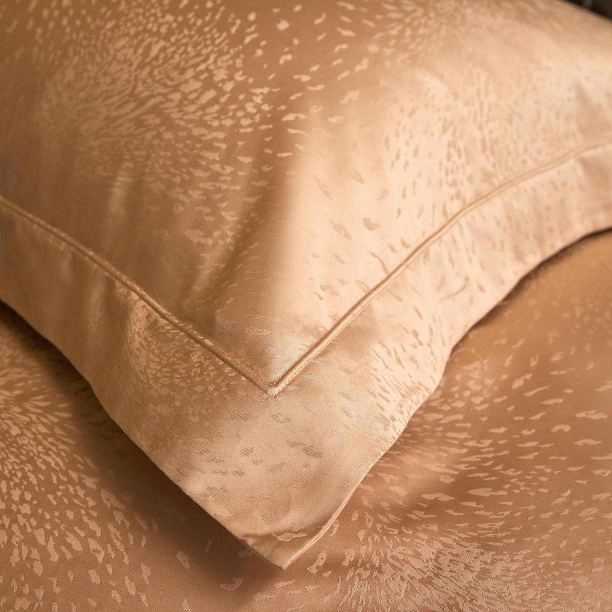 91家纺网 家纺一手货源 找家纺 榻尚家居 2025春夏新款长绒棉全棉纯棉贡缎提花手工立体埋绳工艺四件套 星耀（香槟色）