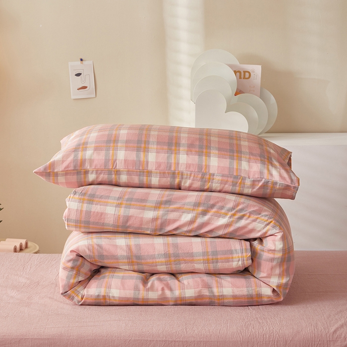 91家纺网 家纺一手货源 找家纺 水洗的故事 2025新款开学季色织水洗棉学生宿舍三件套 欧比亚粉