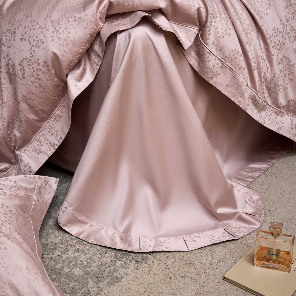 91家纺网 家纺一手货源 找家纺 榻尚家居 2025春夏新款长绒棉全棉纯棉贡缎提花手工立体埋绳工艺四件套 写意之美-芙蓉玉