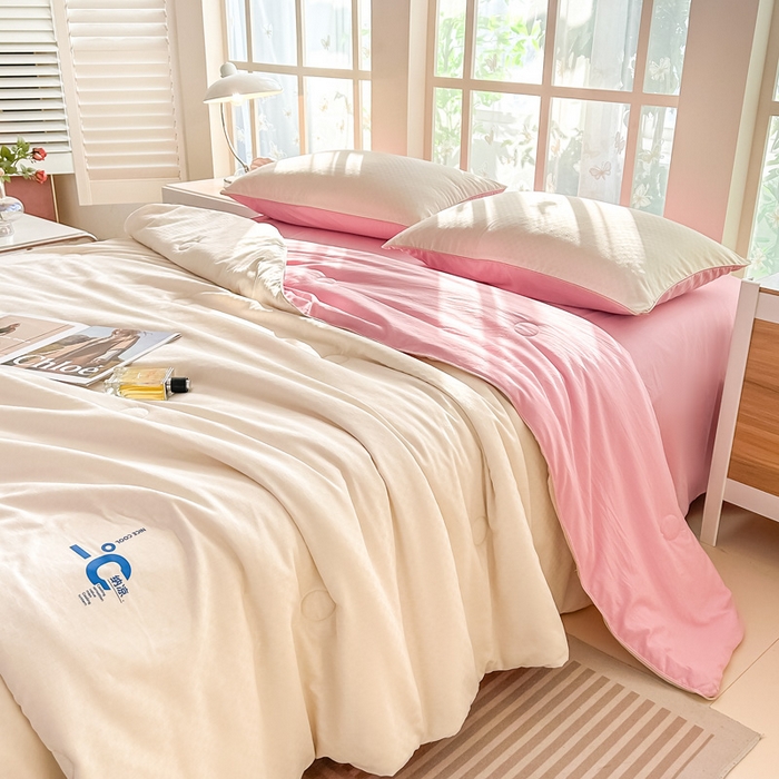 91家纺网 家纺一手货源 找家纺 芙绣 芙绣 2025新款七彩华夫格提花夏被四件套夏凉被空调被 奶昔+粉