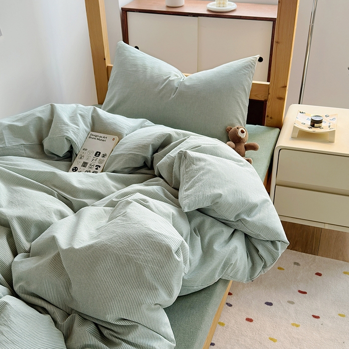 91家纺网 家纺一手货源 找家纺 水洗的故事 2025新款A类色织水洗棉学生三件套 绿细密条-