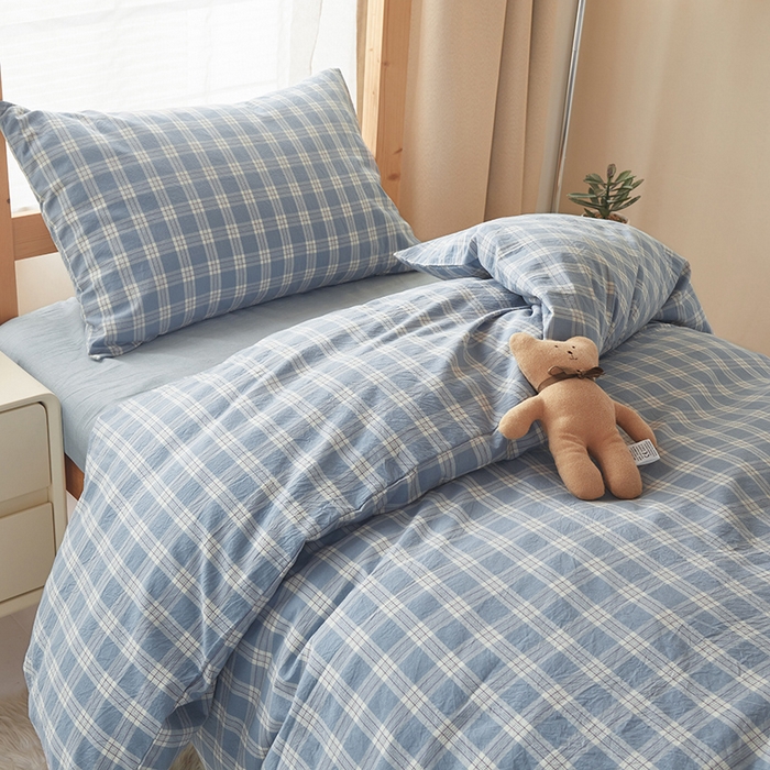 91家纺网 家纺一手货源 找家纺 水洗的故事 2025新款开学季色织水洗棉学生宿舍三件套 麦田兰