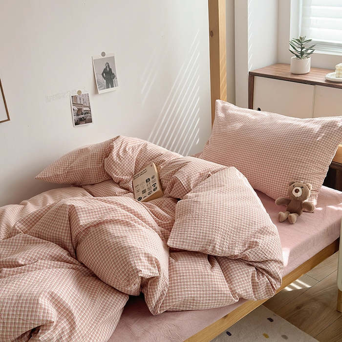 91家纺网 家纺一手货源 找家纺 水洗的故事 2025新款A类色织水洗棉学生三件套 西西里粉-