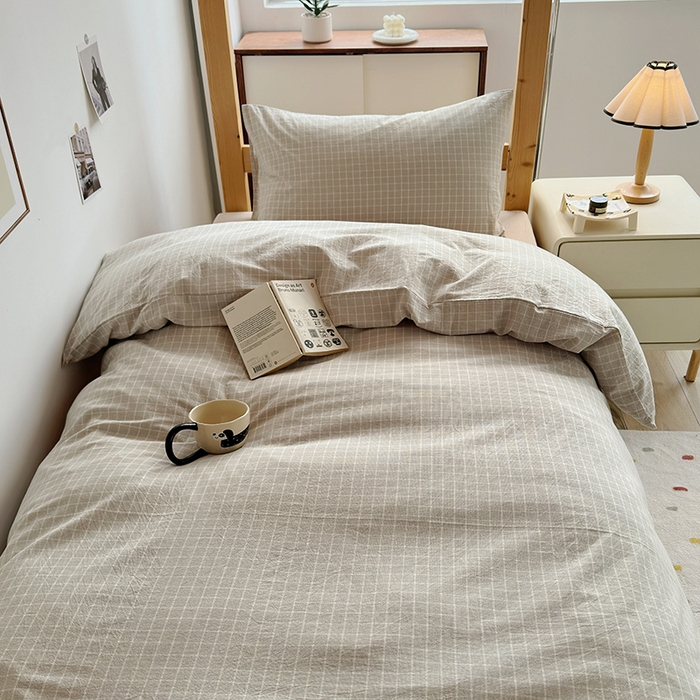 91家纺网 家纺一手货源 找家纺 水洗的故事 2025新款A类色织水洗棉学生三件套 雾山-