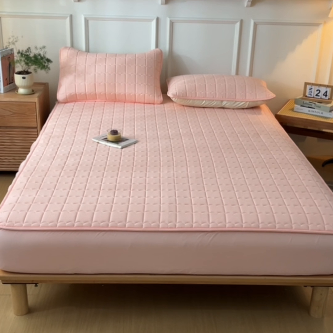 91家纺网 家纺一手货源 找家纺 摩妮卡 2025新款亲肤A类防水夹棉床笠 森林绿