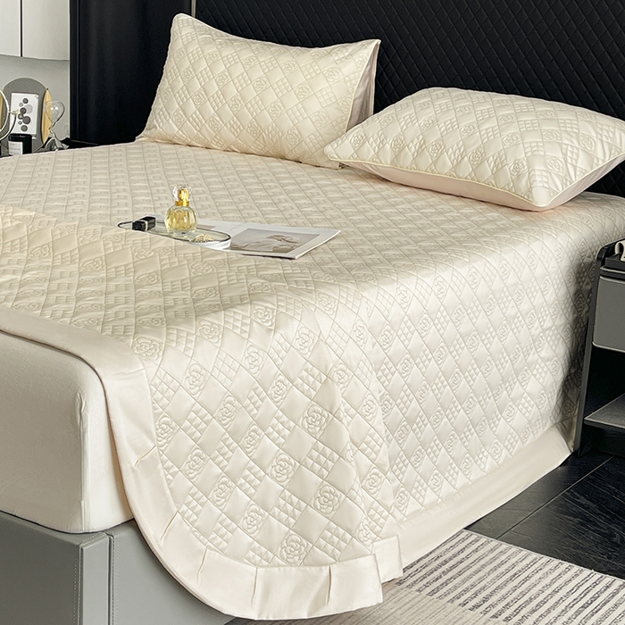 91家纺网 家纺一手货源 找家纺 2025轻奢风A类长绒棉夹棉床盖床笠三件套纯色绗绣四季高级感纯色全棉纯棉床上用品 奶玉