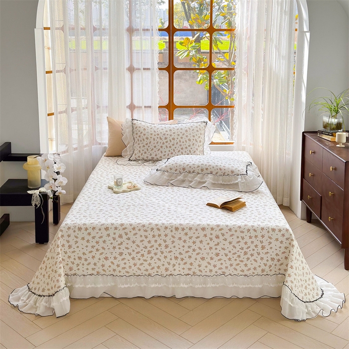 91家纺网 家纺一手货源 找家纺 金喜 2025新款韩版木棉印花小清新床盖双层蕾丝边夹棉床盖-小清新系列 花时光