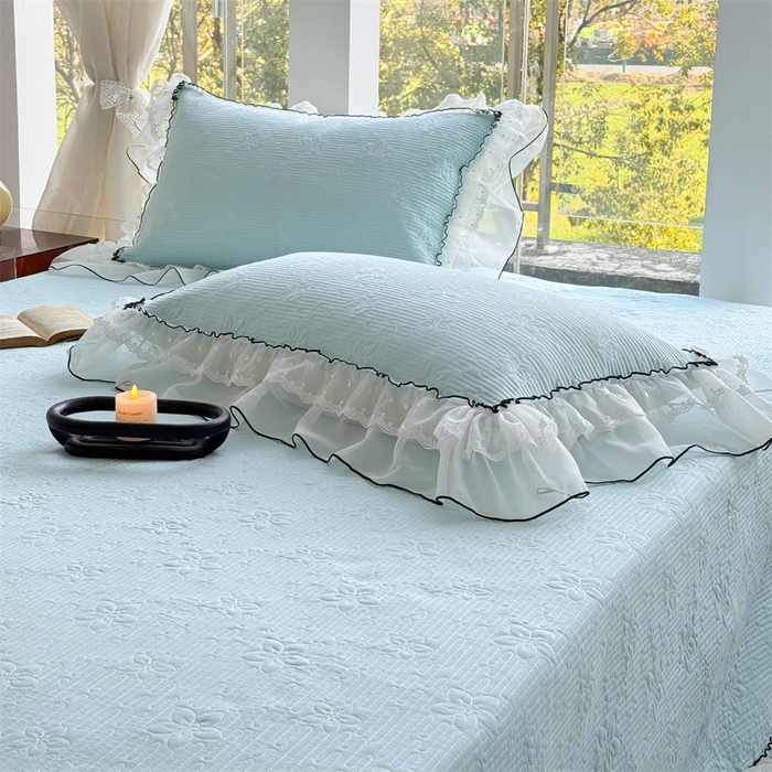 91家纺网 家纺一手货源 找家纺 金喜 2025新款韩版木棉纯色床盖双层蕾丝边夹棉床盖-星梦系列 星梦-蔚蓝