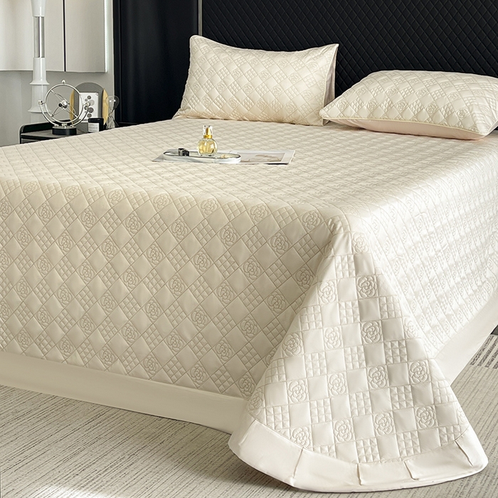 91家纺网 家纺一手货源 找家纺 2025轻奢风A类长绒棉夹棉床盖床笠三件套纯色绗绣四季高级感纯色全棉纯棉床上用品 奶玉