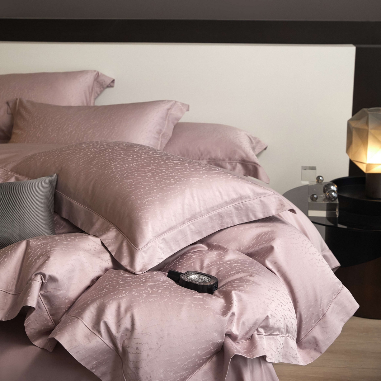 91家纺网 家纺一手货源 找家纺 （总）榻尚家居 2025春夏新款长绒棉全棉纯棉贡缎提花手工立体埋绳工艺四件套