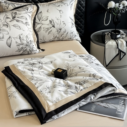 91家纺网 家纺一手货源 找家纺 首尔家纺 2025新款水洗冰丝数码宽边凉感夏被 冰丝-石榴花咖