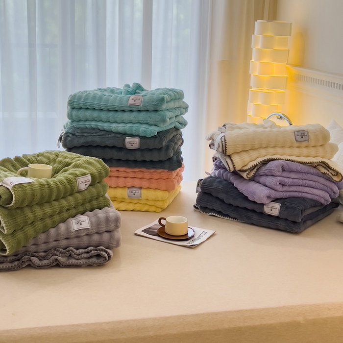 91家纺网 家纺一手货源 找家纺 宜家坊 2025新款高克重双面绒毛卡兔绒多功能毛毯 组合图