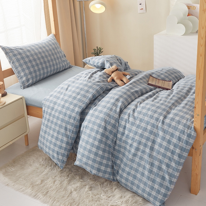 91家纺网 家纺一手货源 找家纺 水洗的故事 2025新款开学季色织水洗棉学生宿舍三件套 麦田兰