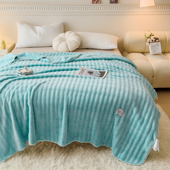 91家纺网 家纺一手货源 找家纺 宜家坊 2025新款高克重双面绒毛卡兔绒多功能毛毯 天空蓝