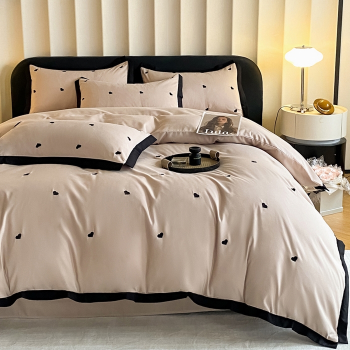 91家纺网 家纺一手货源 找家纺 米彩家纺 2025新款水洗磨毛四件套-蝴蝶结爱心系列 爱心浅香槟