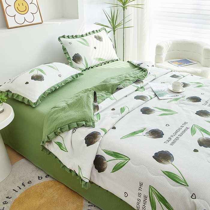 91家纺网 家纺一手货源 找家纺 品乐家纺 2025新款泡泡纱提花花边夏被四件套夏被空调被学生被 梦境花开