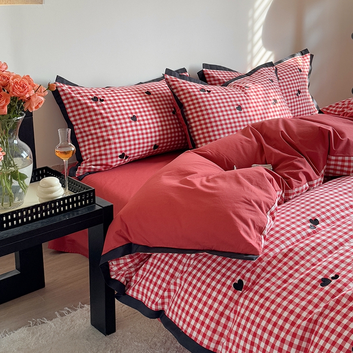 91家纺网 家纺一手货源 找家纺 优悦生活馆2025新款全棉纯棉水洗棉刺绣四件套 红格-爱心