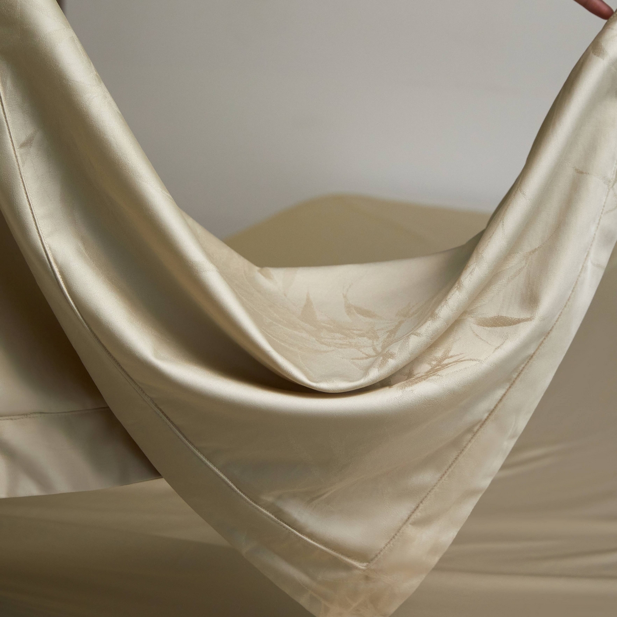 91家纺网 家纺一手货源 找家纺 榻尚家居 2025春夏新款长绒棉全棉纯棉贡缎提花手工立体埋绳工艺四件套 卡斯诺（清新绿）