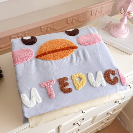 温眠家纺 2025新款水洗棉毛巾绣四件套-叠拍 萌可鸭-兰