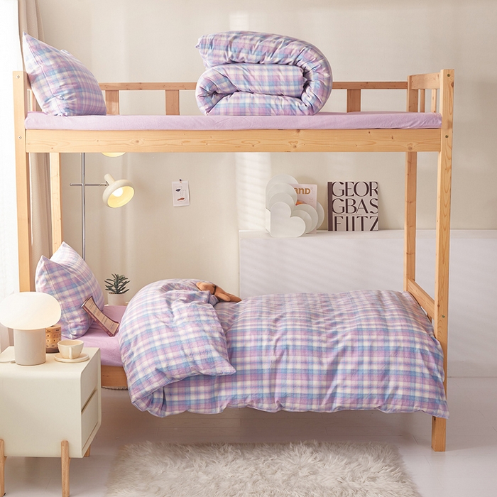 91家纺网 家纺一手货源 找家纺 水洗的故事 2025新款开学季色织水洗棉学生宿舍三件套 炫彩紫