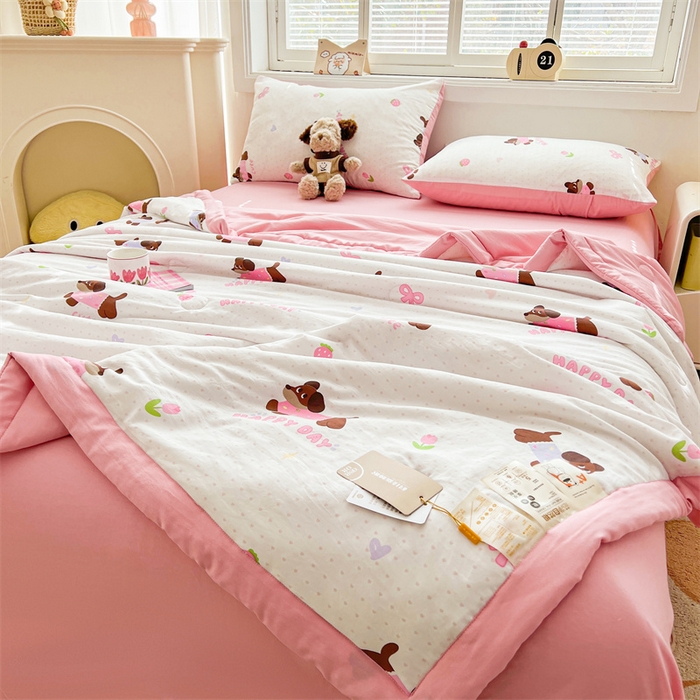 91家纺网 家纺一手货源 找家纺 秋泽家纺 2025春夏新款水洗棉双层纱大豆纤维夏被夏凉被空调被 快乐汪汪