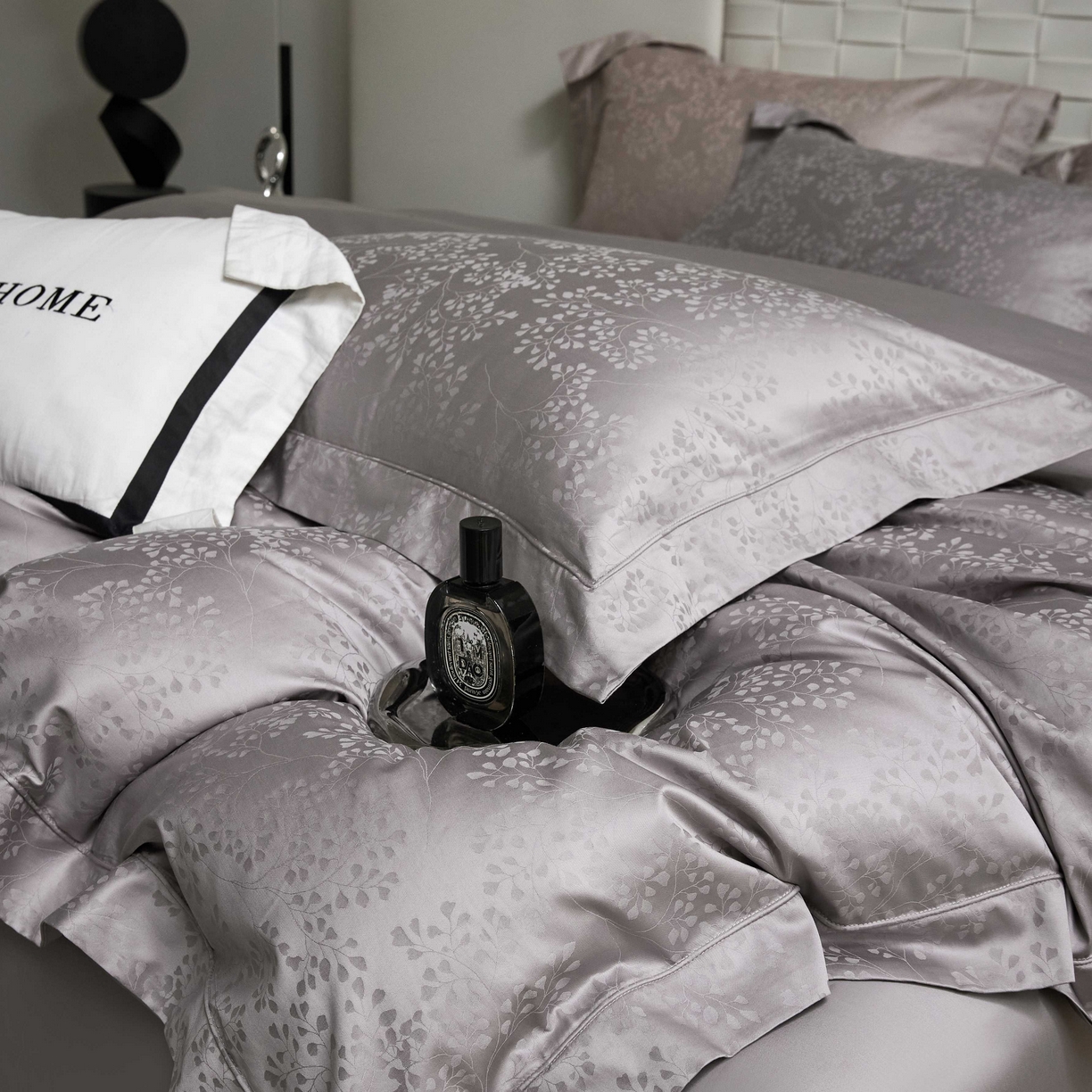 91家纺网 家纺一手货源 找家纺 榻尚家居 2025春夏新款长绒棉全棉纯棉贡缎提花手工立体埋绳工艺四件套 写意之美-高级灰