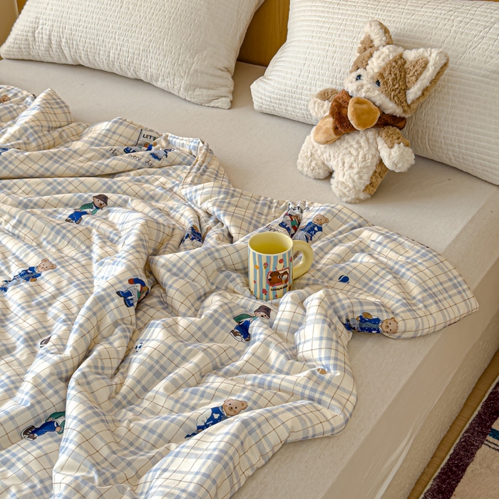 91家纺网 家纺一手货源 找家纺 品乐家纺 2025新款A类针织棉大豆被夏被夏凉被空调被学生被子 绅士熊