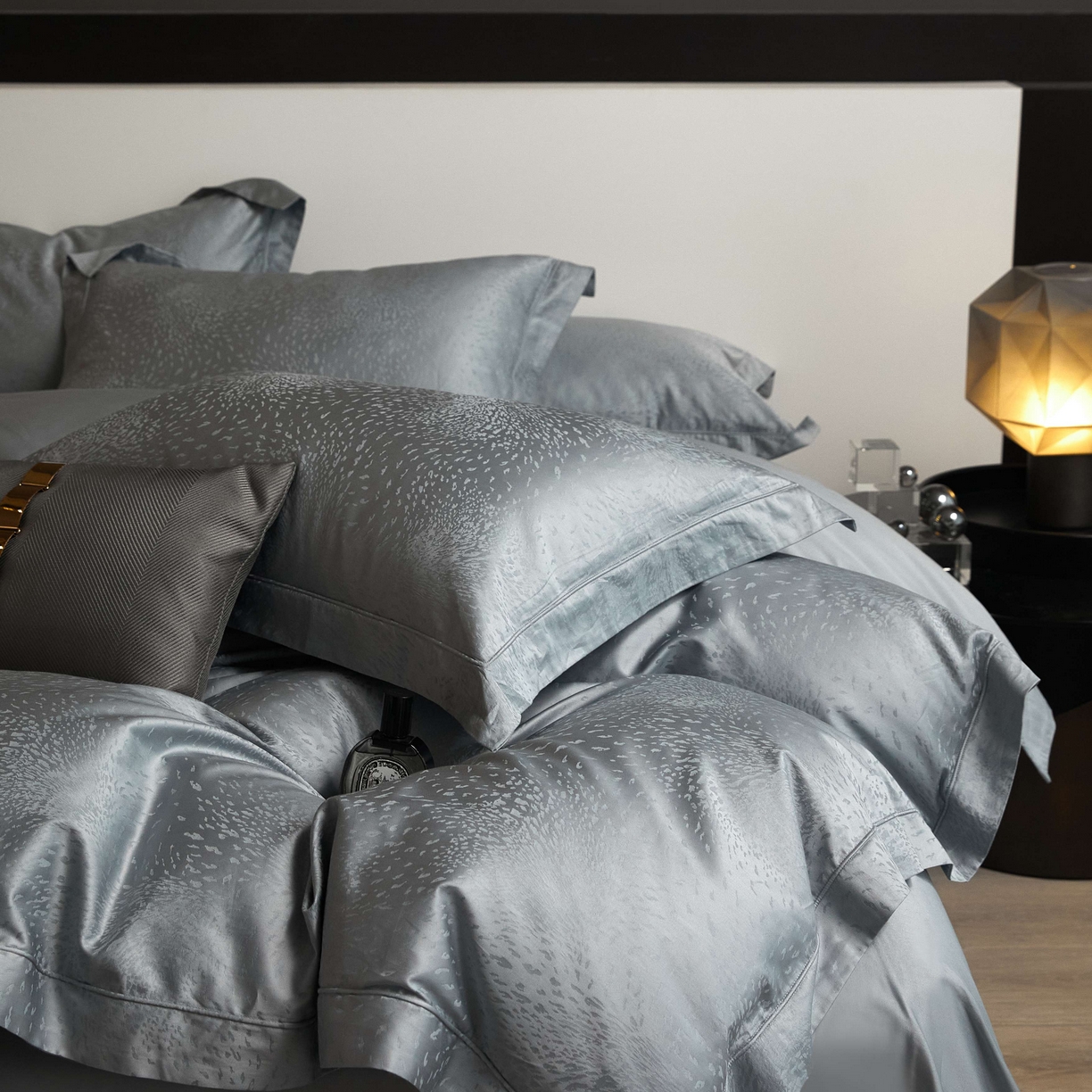 91家纺网 家纺一手货源 找家纺 榻尚家居 2025春夏新款长绒棉全棉纯棉贡缎提花手工立体埋绳工艺四件套 星耀（天空蓝）