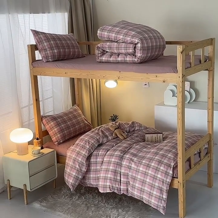 91家纺网 家纺一手货源 找家纺 水洗的故事 2025新款开学季色织水洗棉学生宿舍三件套 欧比亚粉