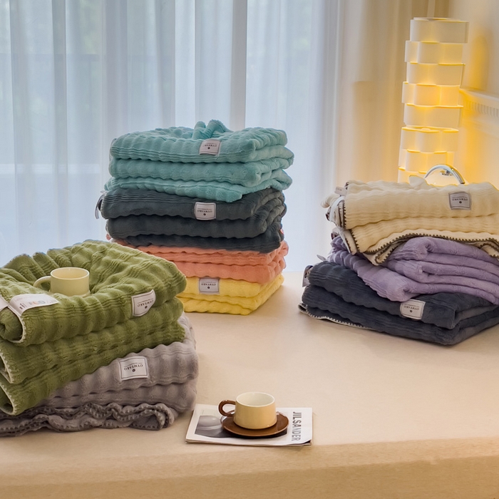 91家纺网 家纺一手货源 找家纺 宜家坊 2025新款高克重双面绒毛卡兔绒多功能毛毯 组合图