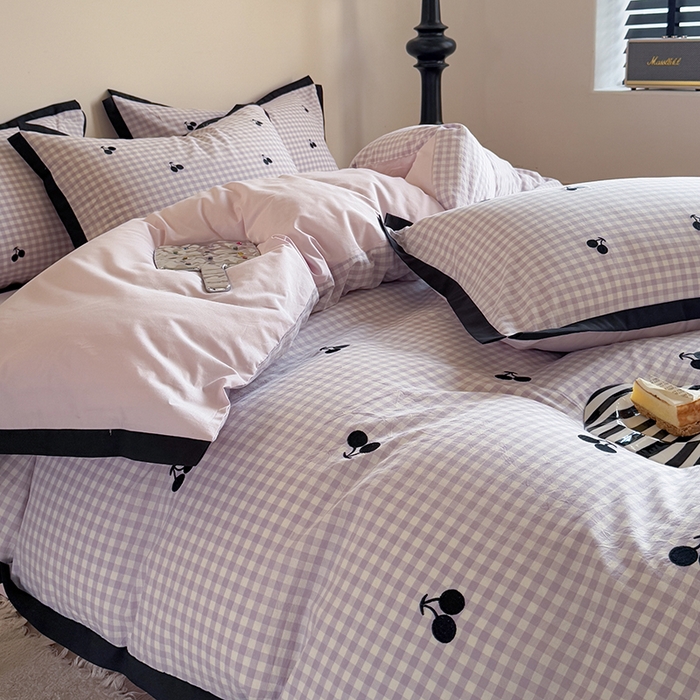 91家纺网 家纺一手货源 找家纺 优悦生活馆2025新款全棉纯棉水洗棉刺绣四件套 紫格-樱桃