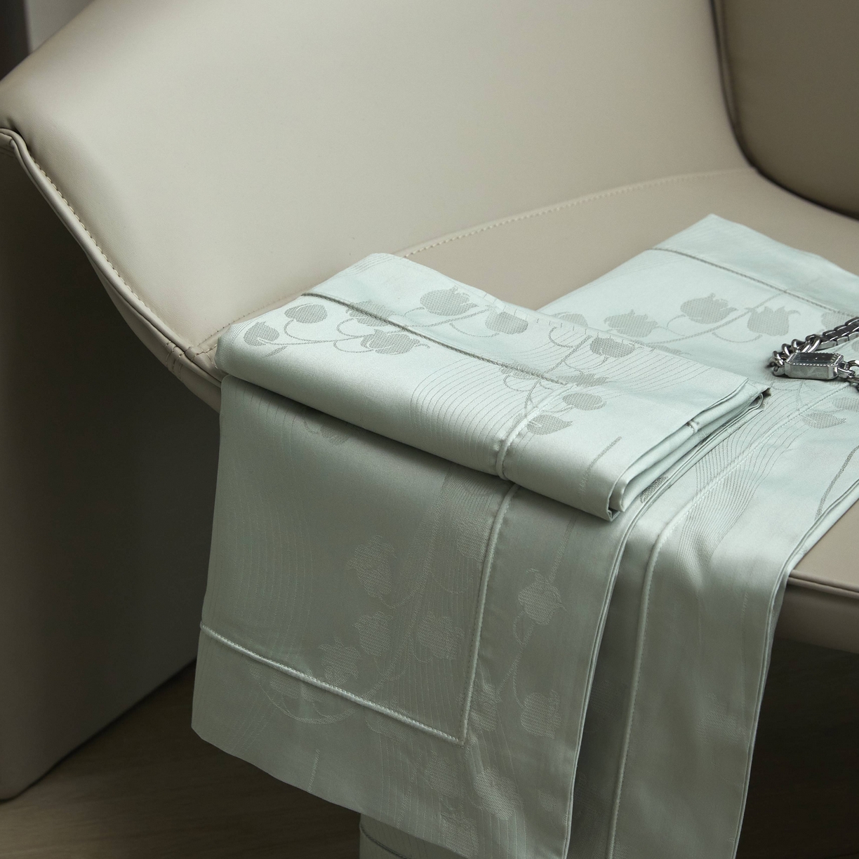 91家纺网 家纺一手货源 找家纺 榻尚家居 2025春夏新款长绒棉全棉纯棉贡缎提花手工立体埋绳工艺四件套 曼丽（苹果绿）