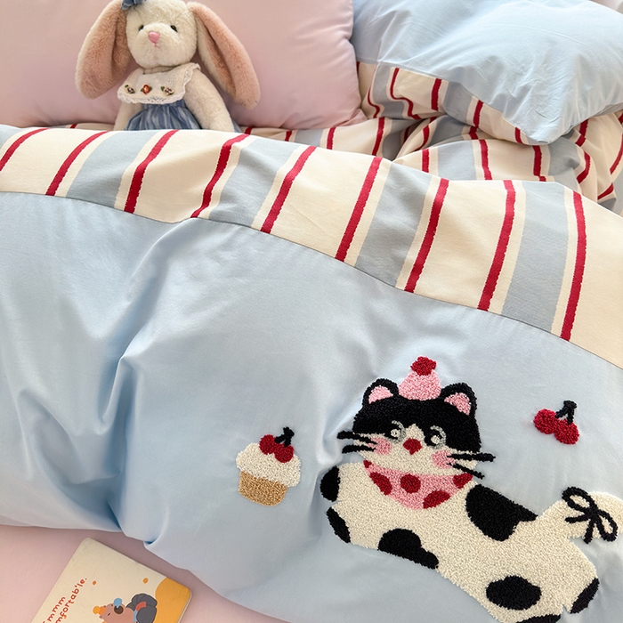 91家纺网 家纺一手货源 找家纺 娜娜 2025新款全棉立体毛巾绣四件套 派对猫咪