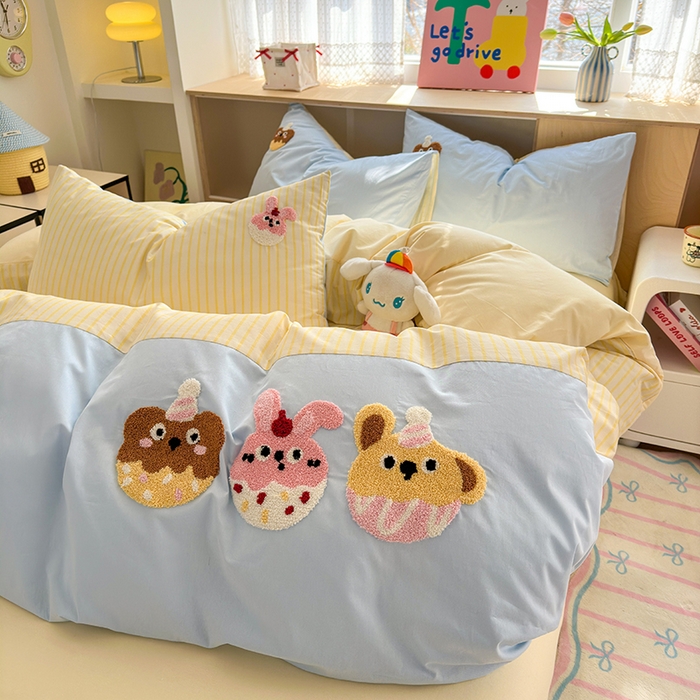 91家纺网 家纺一手货源 找家纺 娜娜 2025新款全棉立体毛巾绣四件套 甜甜圈派对