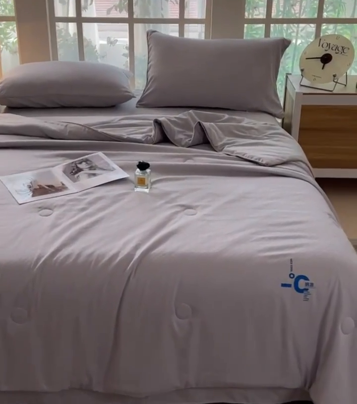 91家纺网 家纺一手货源 找家纺 芙绣 芙绣 2025新款七彩华夫格提花夏被四件套夏凉被空调被 银灰+灰