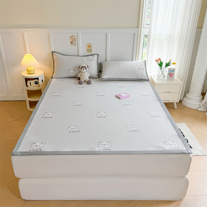 91家纺网 家纺一手货源 找家纺 喜居 2025新款LUCK小冰熊冰豆豆凉席 LUCK小冰熊-咖