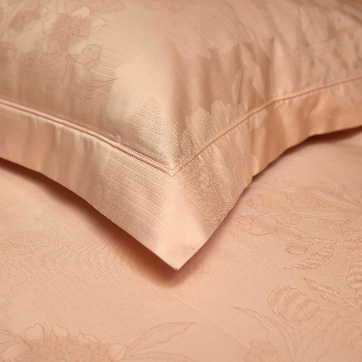 91家纺网 家纺一手货源 找家纺 榻尚家居 2025春夏新款长绒棉全棉纯棉贡缎提花手工立体埋绳工艺四件套 米菲娜（香槟色）