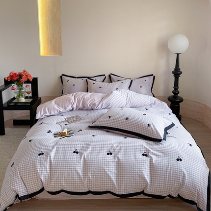 91家纺网 家纺一手货源 找家纺 优悦生活馆2025新款全棉纯棉水洗棉刺绣四件套 紫格-樱桃