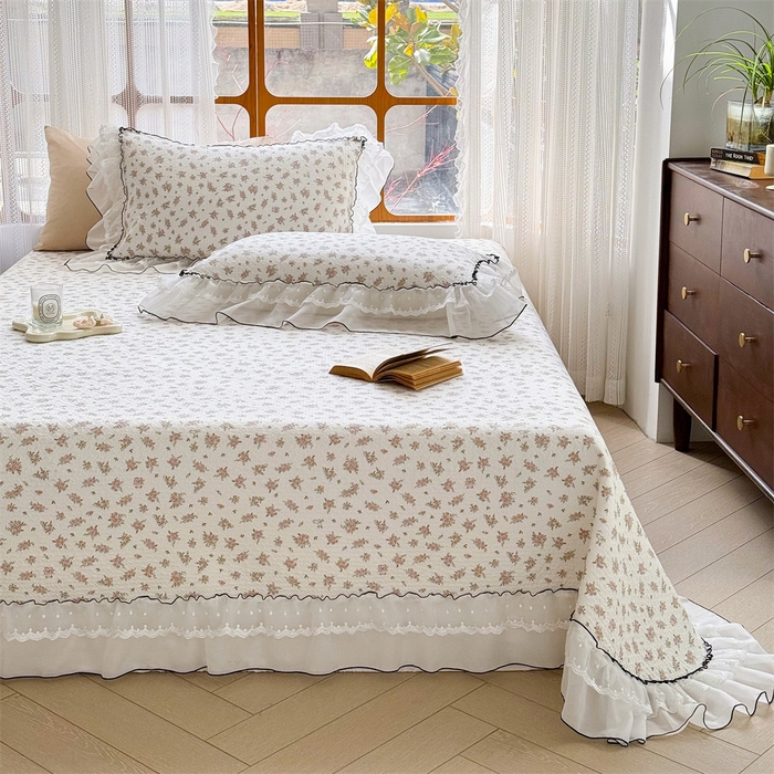 91家纺网 家纺一手货源 找家纺 金喜 2025新款韩版木棉印花小清新床盖双层蕾丝边夹棉床盖-小清新系列 花时光