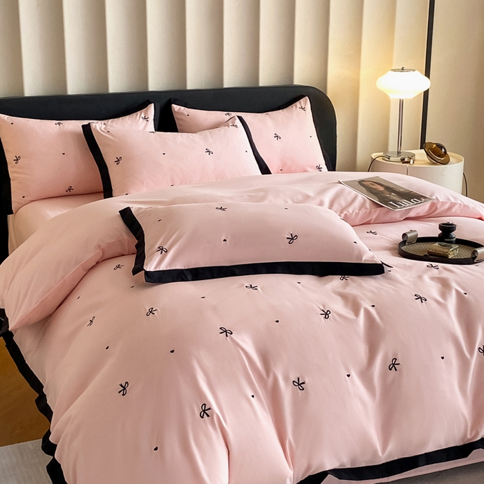 91家纺网 家纺一手货源 找家纺 米彩家纺 2025新款水洗磨毛四件套-蝴蝶结爱心系列 蝴蝶结粉玉