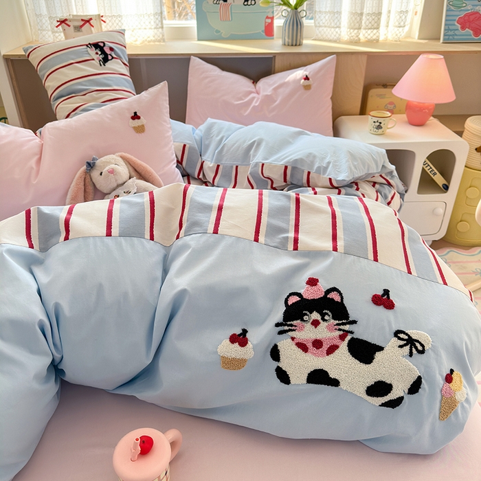 91家纺网 家纺一手货源 找家纺 娜娜 2025新款全棉立体毛巾绣四件套 派对猫咪