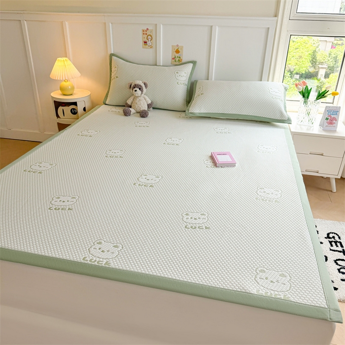 91家纺网 家纺一手货源 找家纺 喜居 2025新款LUCK小冰熊冰豆豆凉席 LUCK小冰熊-绿