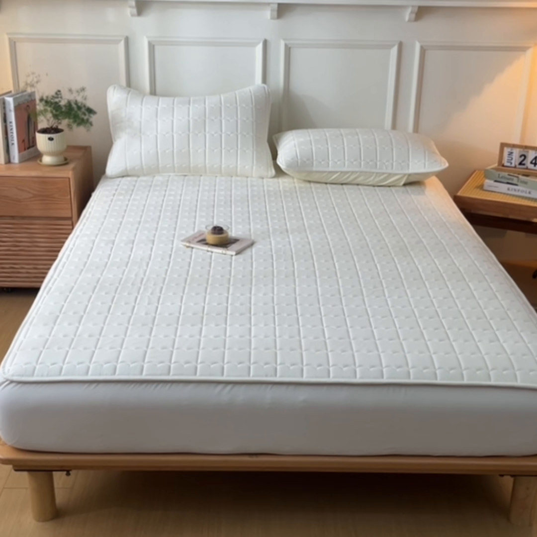 91家纺网 家纺一手货源 找家纺 摩妮卡 2025新款亲肤A类防水夹棉床笠 森林绿