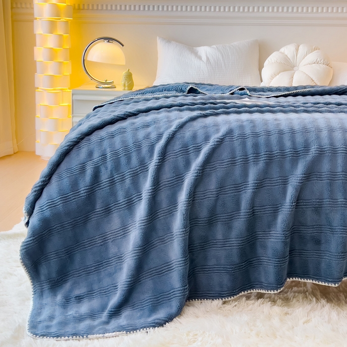 91家纺网 家纺一手货源 找家纺 宜家坊 2025新款高克重双面绒毛卡兔绒多功能毛毯 莫奈蓝